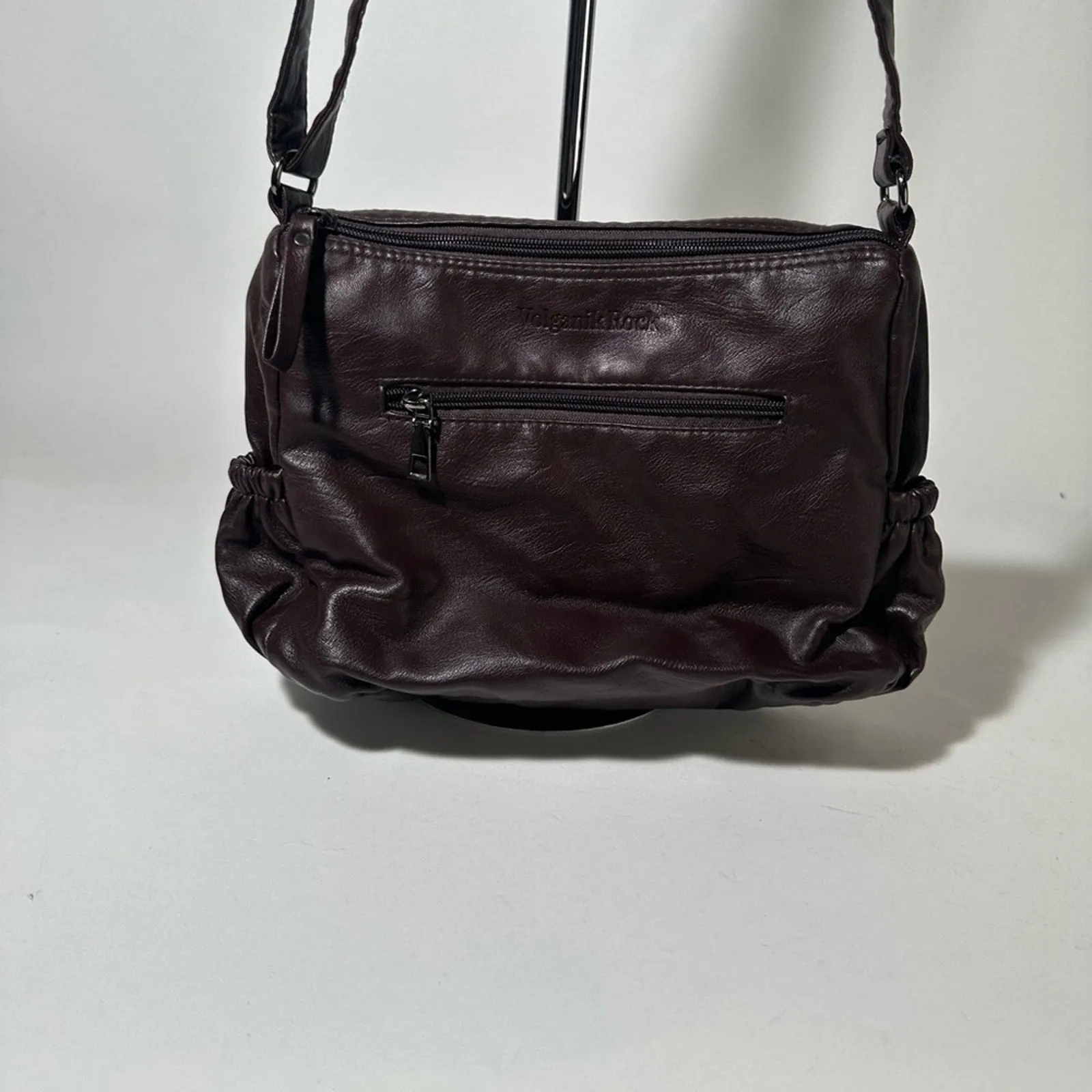 Chic Brown Leather Shoulder Bag with Textured Finish