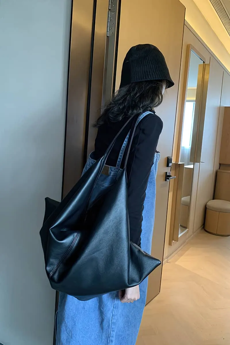 Minimalist style large capacity tote bag