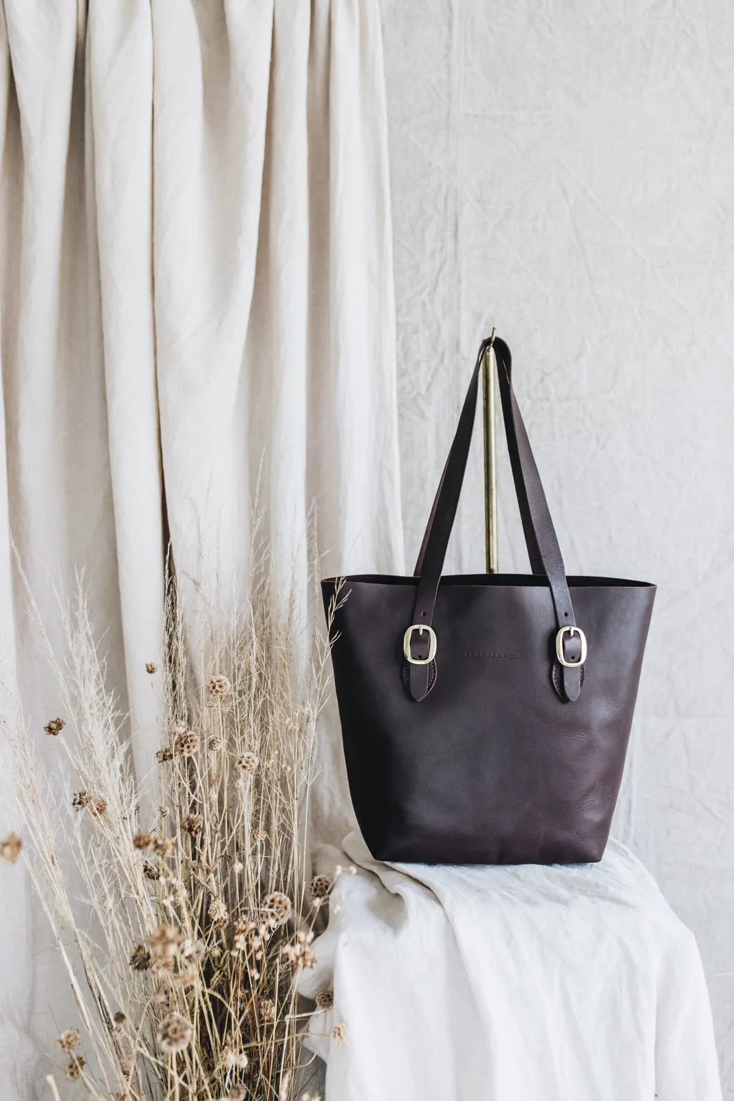 The Classic Tote in Cocoa