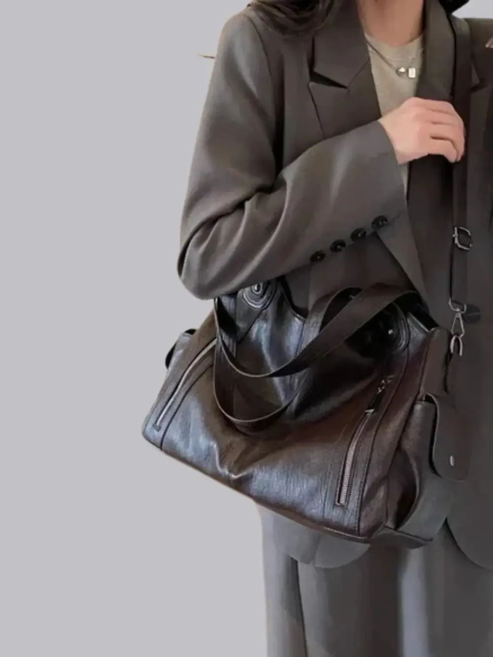 Vicky | Classic Multi-Pocket Shoulder Bag